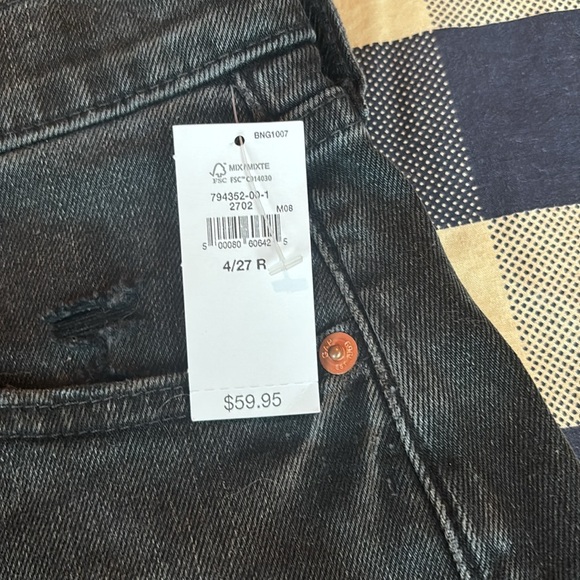 Women GAP 4” high rise shorts NWT black - Picture 3 of 5